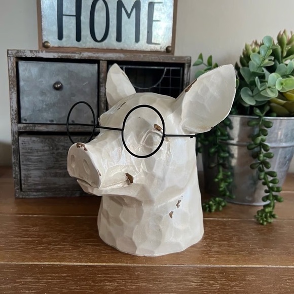 New White Distressed Farmhouse Pig Head With Glasses - Picture 5 of 6